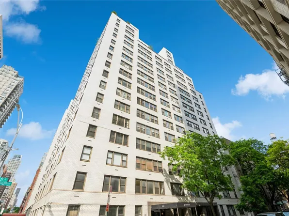 201 E 21st Street #2R, New York (Manhattan), NY 10010