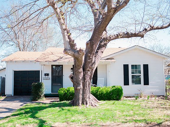 2nd image of 2713 Townsend Dr