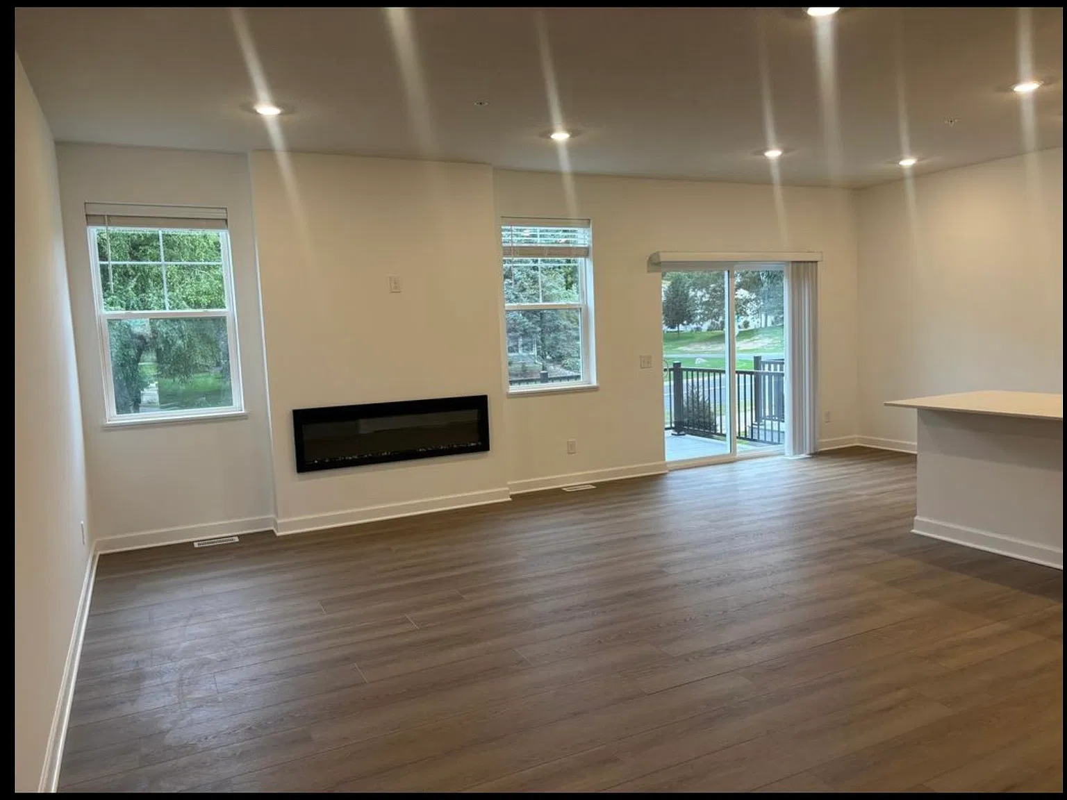 3 bed, 2.5 bath, 1714 sqft, $2,895 — Photo 2