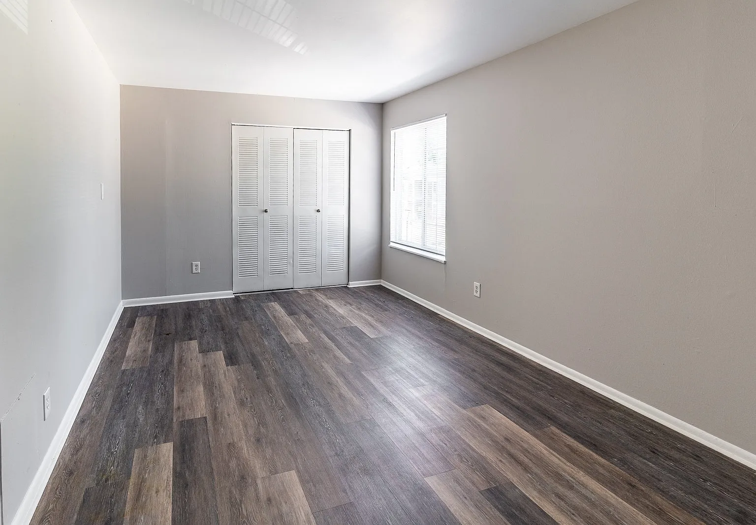 Pickwick Farms Apartments — Photo 3