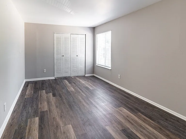Pickwick Farms Apartments — Photo 3
