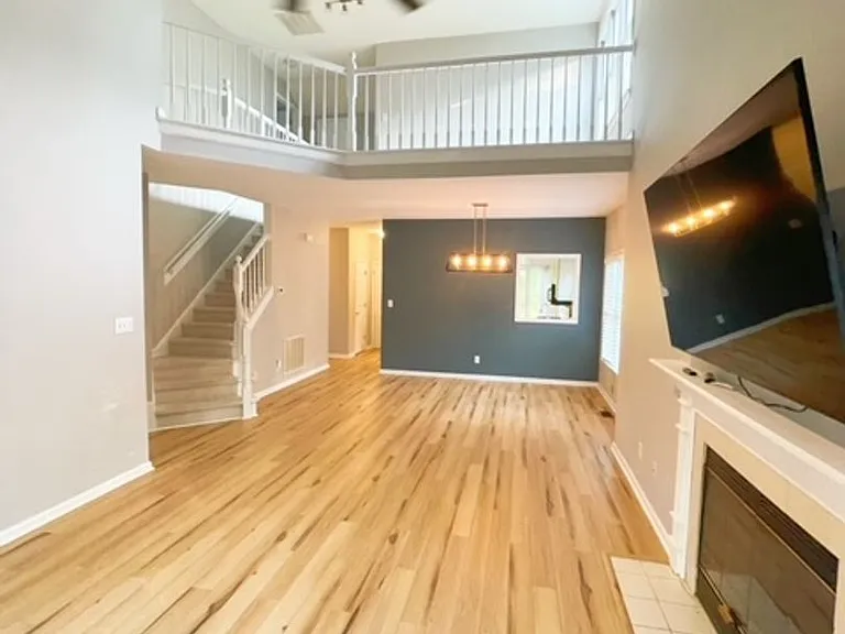 1624 Nesfield Pl — Photo 6
