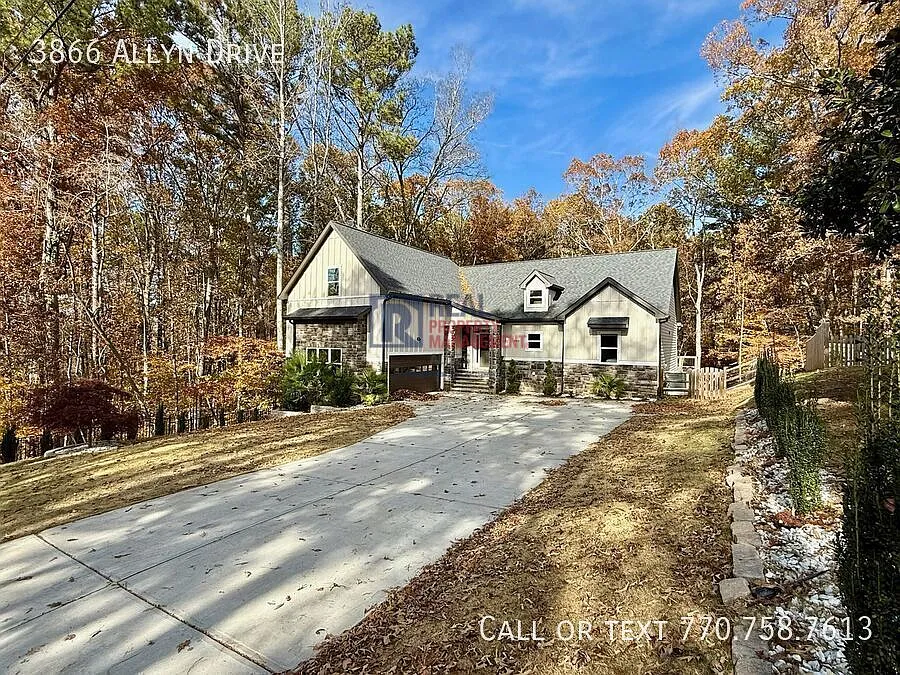 Amazing Fully Furnished Home - Including Full Home Gym! — Photo 2