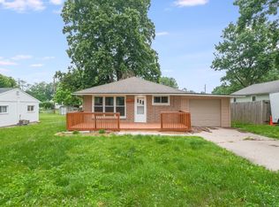 214 Augusta Dr, Mahomet, IL 61853
