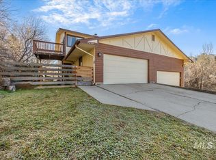 2228 E Roanoke Dr, Boise, ID 83712