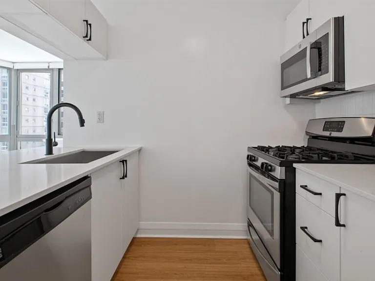 800 Avenue Of The Americas #29E — Photo 5