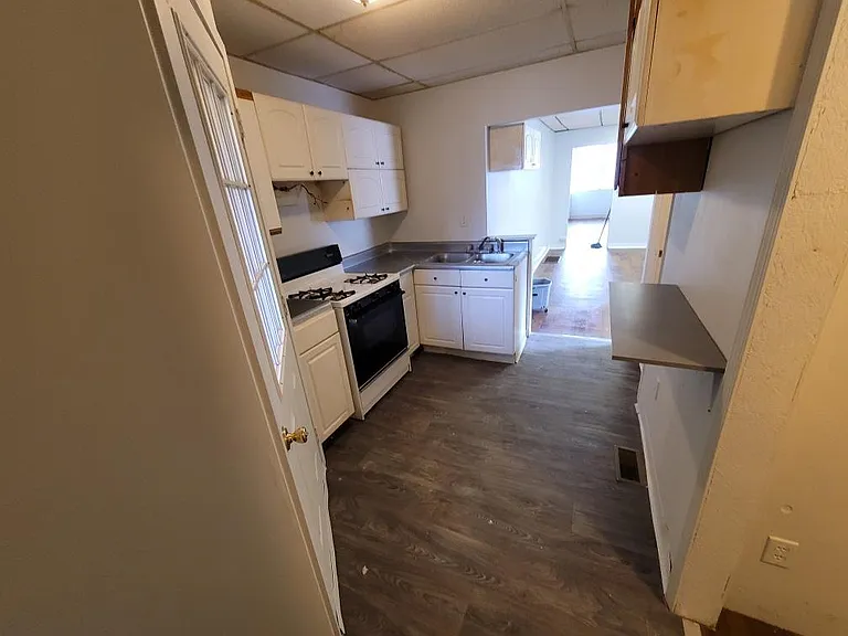 24 Howard St #2 — Photo 7