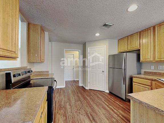 4th image of 315 Morningview Dr
