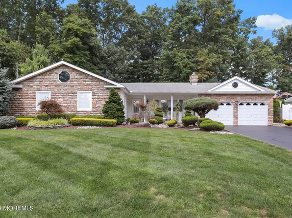 18 Mccue Road, Morganville, NJ 07751
