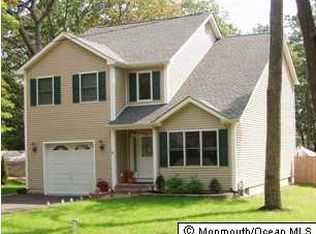 10 Charles St, Howell, NJ 07731