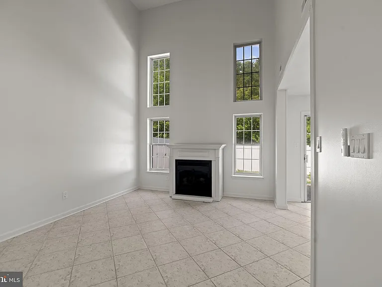 124 Buckingham Way — Photo 28