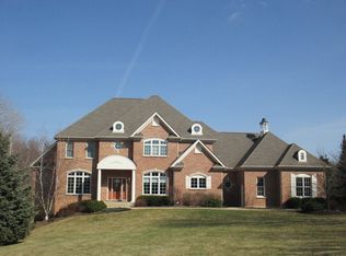 2808 Federal Ct, Crystal Lake, IL 60012