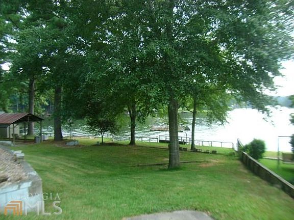 3rd image of 2403 Lakeshore Dr NE