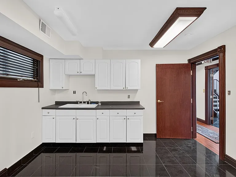 7240 McKnight Rd — Photo 20