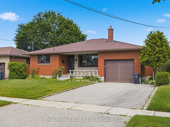 2nd image of 27 Palermo Cres