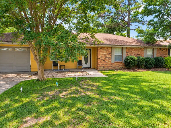 419 Hacienda Ave, Hattiesburg, MS 39402