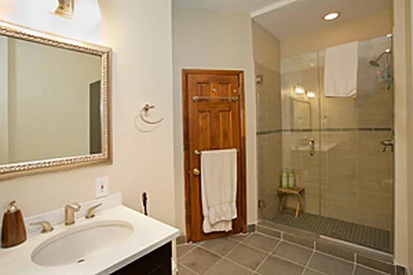 Sold by Avenue Sotheby's International Realty | media 25