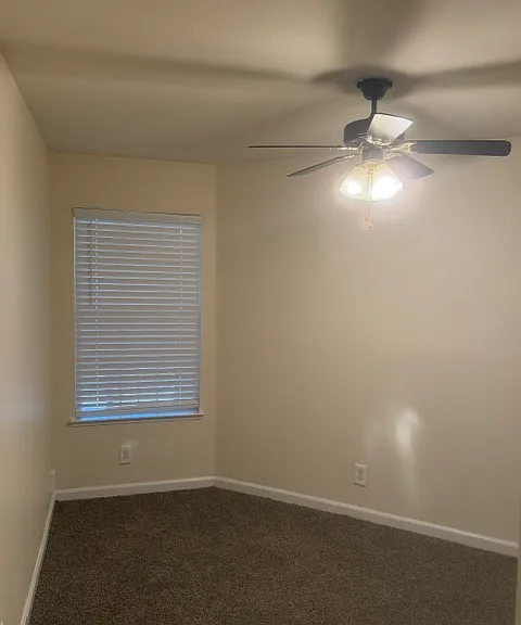 1930 Everett Ct — Photo 12