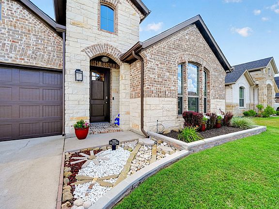 2nd image of 213 Nathan Dr