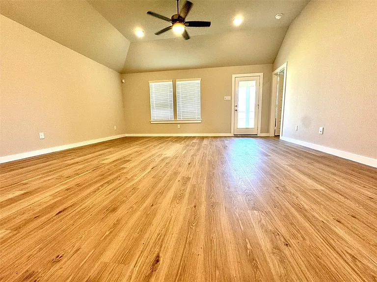 8615 Jetty Glen Dr — Photo 17