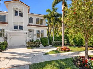 962 5th St S #5, Naples, FL 34102