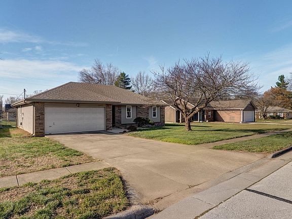 4th image of 2672 W Village Terrace