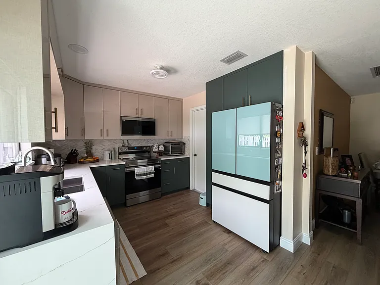 9727 Sunny Isles Cir — Photo 5