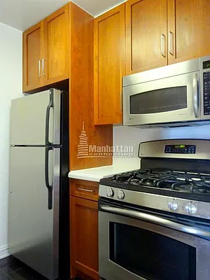 Rented by Manhattan Connection | media 14