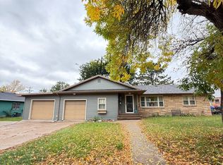 908 S Sanborn St, Chamberlain, SD 57325