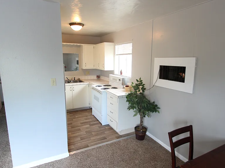 1425 Bunting Ave — Photo 11