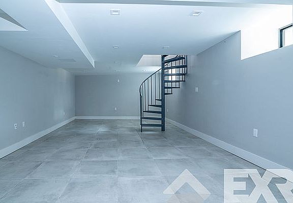 4th image of 246 Sullivan Pl #1A