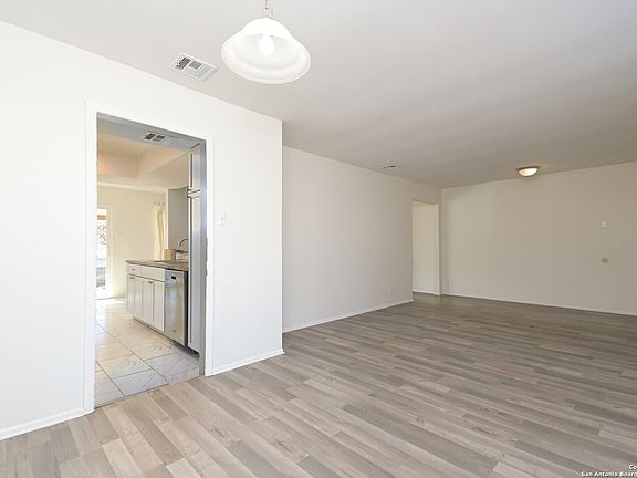 5th image of 1055 GALLATIN DR