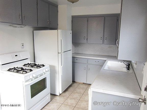 3rd image of 2462 Longstreet Ave SW