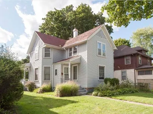 810 North Ave, Waukegan, IL 60085