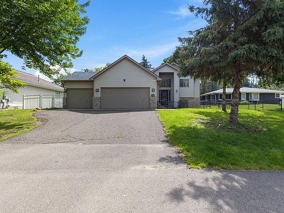 2nd image of 1911 Queens Dr