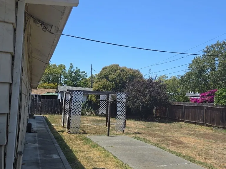 638 Nevada St — Photo 10