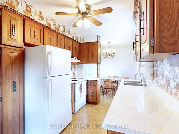 4th image of 40 Ridgeway Ave