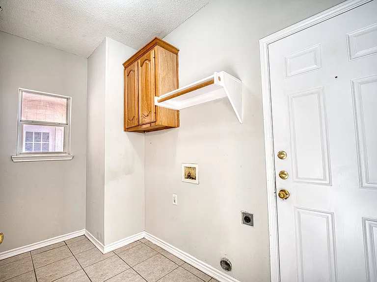 1532 Tanglewood Dr — Photo 17