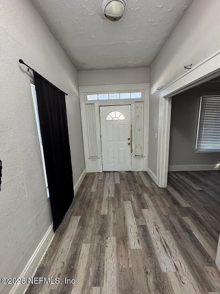 2 bed, 1.5 bath, 1236 sqft, $1,250 — Photo 2