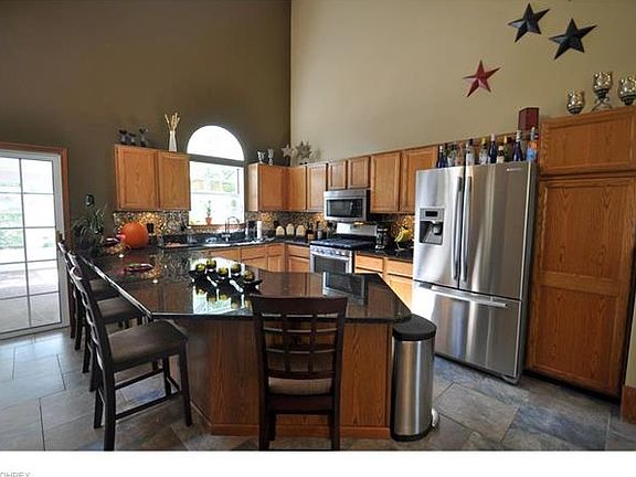 3rd image of 6544 Steinbeck Ct