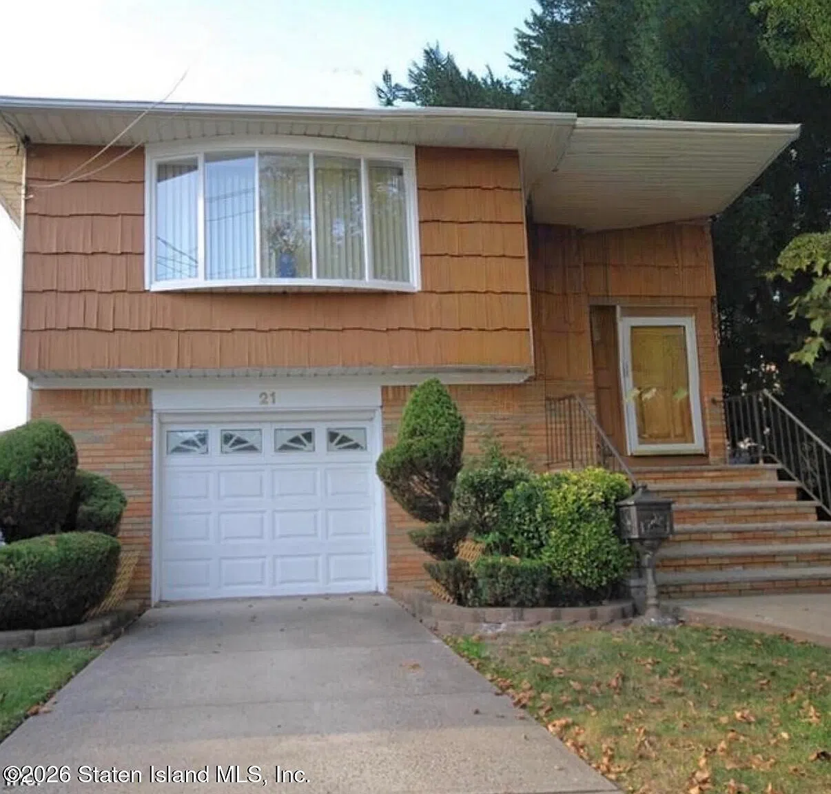 3 bed, 1.5 bath, 2000 sqft, $3,700 — Photo 1