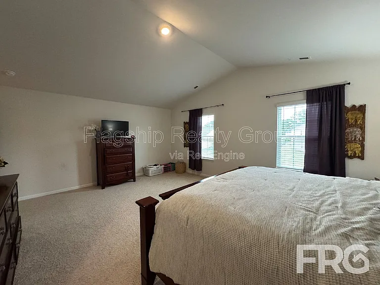 1028 Riverstone Dr — Photo 30