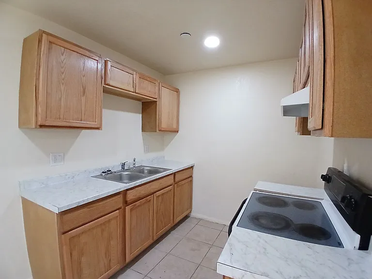 534 El Centro Ave — Photo 3