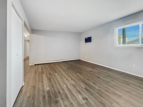 3rd image of 1018 Abbey Ct APT 2