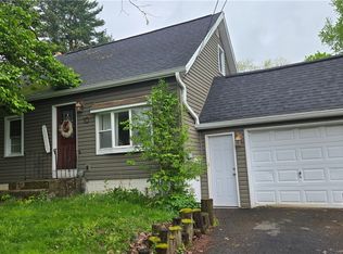 10 Tibbitts Rd, New Hartford, NY 13413