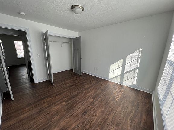 4th image of 608 Douglas Ave Unit 9