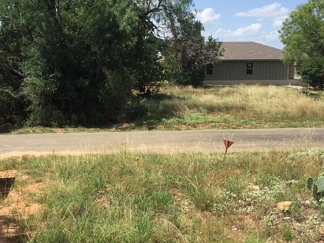 2nd image of 755 Oak Ln