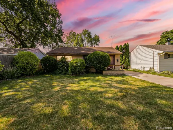 241 W Ann Arbor Ave, Pontiac, MI 48340