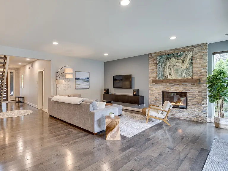 12127 NE 106th Pl — Photo 4