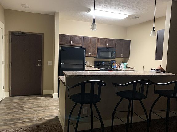 4th image of 8450 Cody Dr